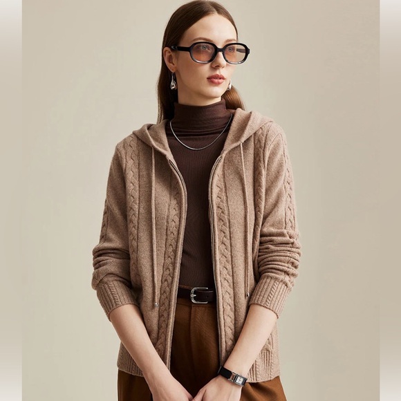 100% Wool Women's Cable Knit Zip Cardigan with hoodie brown size large. - Picture 2 of 13